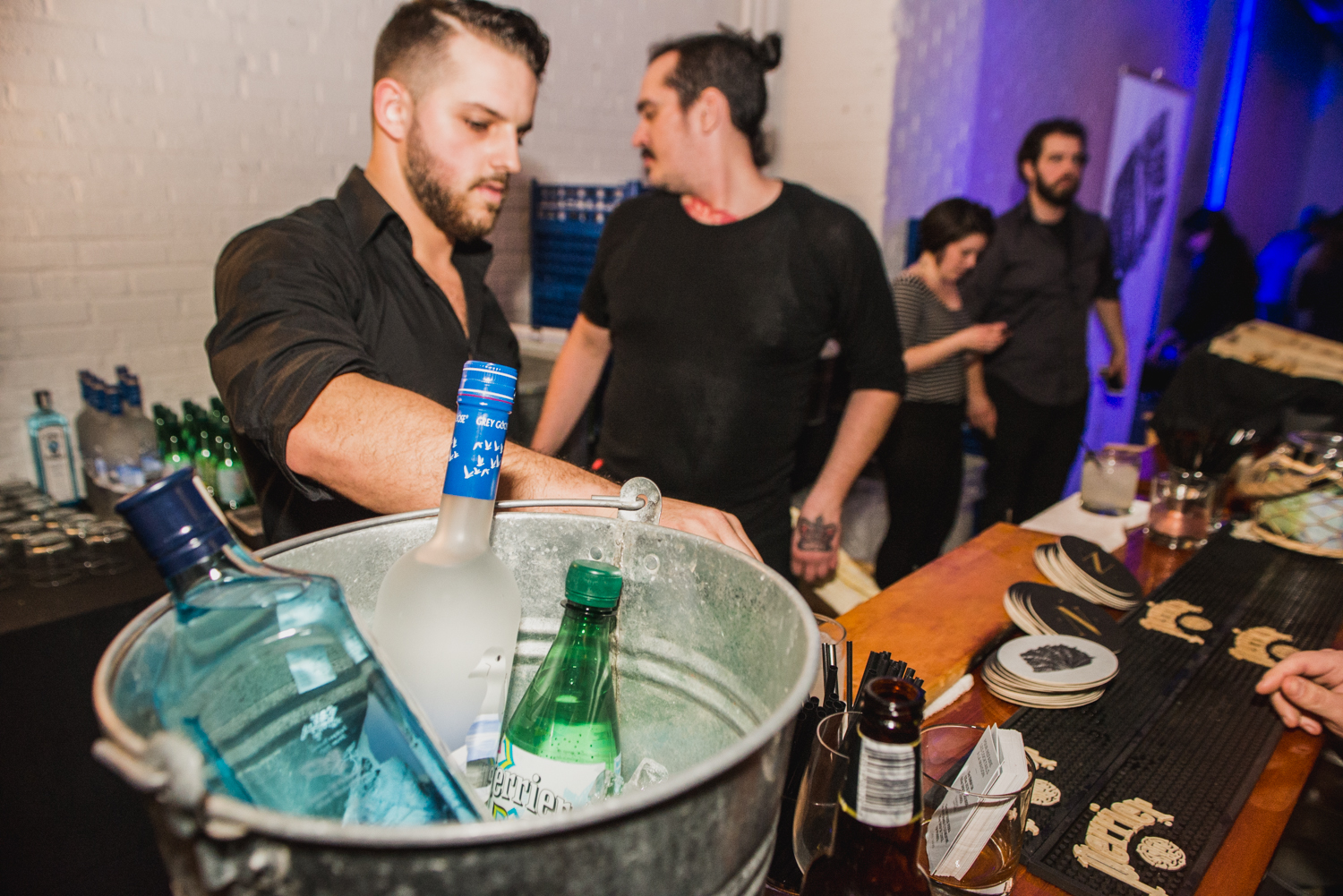 Nos talentueux designers graphiques québécois font la fête au party Grafika à l'Espace Infopresse