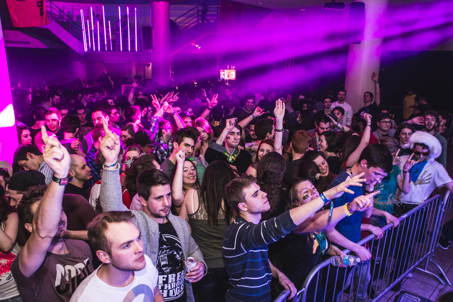 Rock & Dance ÉTS: plus de 2000 ingénieurs réunis pour trasher la St-Valentin!