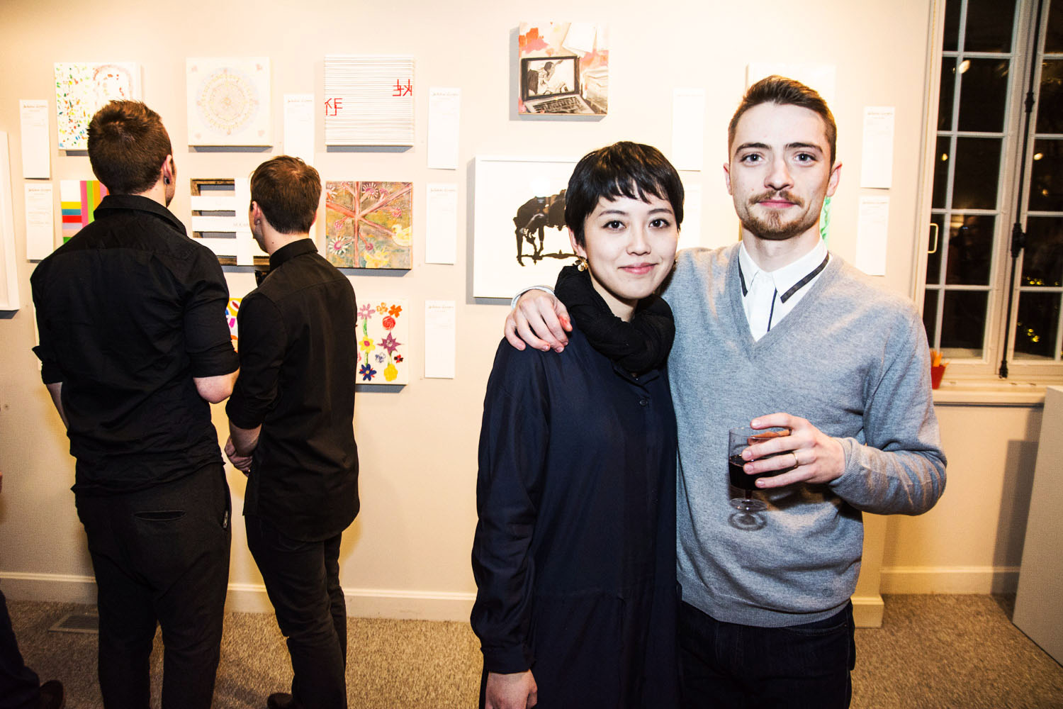 Une salle d'expo pleine de love pour le lancement de «Parle moi d'amour» des Impatients