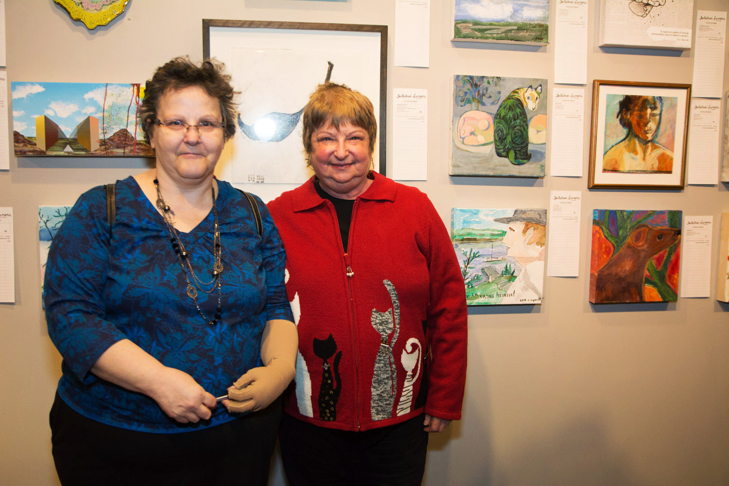 Une salle d'expo pleine de love pour le lancement de «Parle moi d'amour» des Impatients
