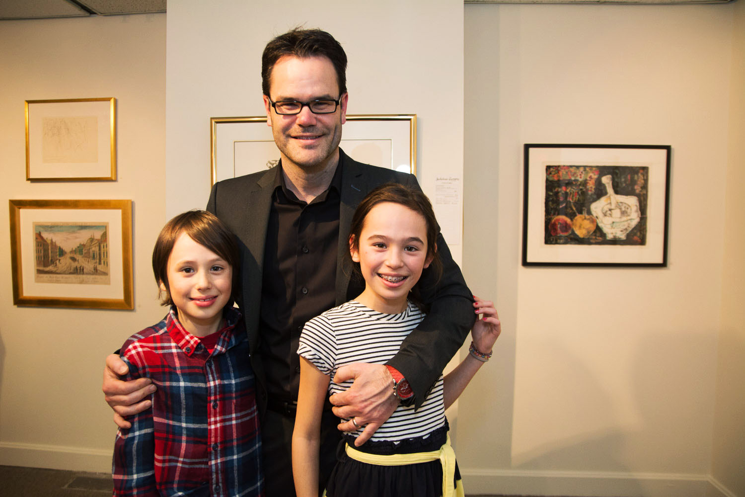 Une salle d'expo pleine de love pour le lancement de «Parle moi d'amour» des Impatients