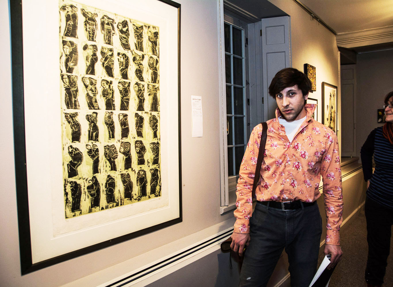 Une salle d'expo pleine de love pour le lancement de «Parle moi d'amour» des Impatients