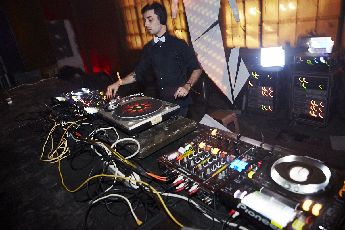 Nuit de folie artistique et créative dans l'espace loft choisi par La Bacchanale