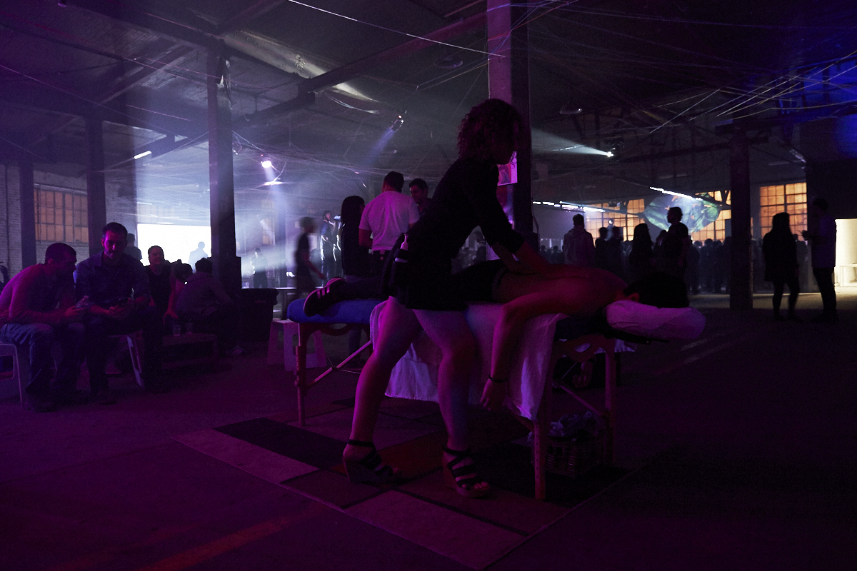 Nuit de folie artistique et créative dans l'espace loft choisi par La Bacchanale