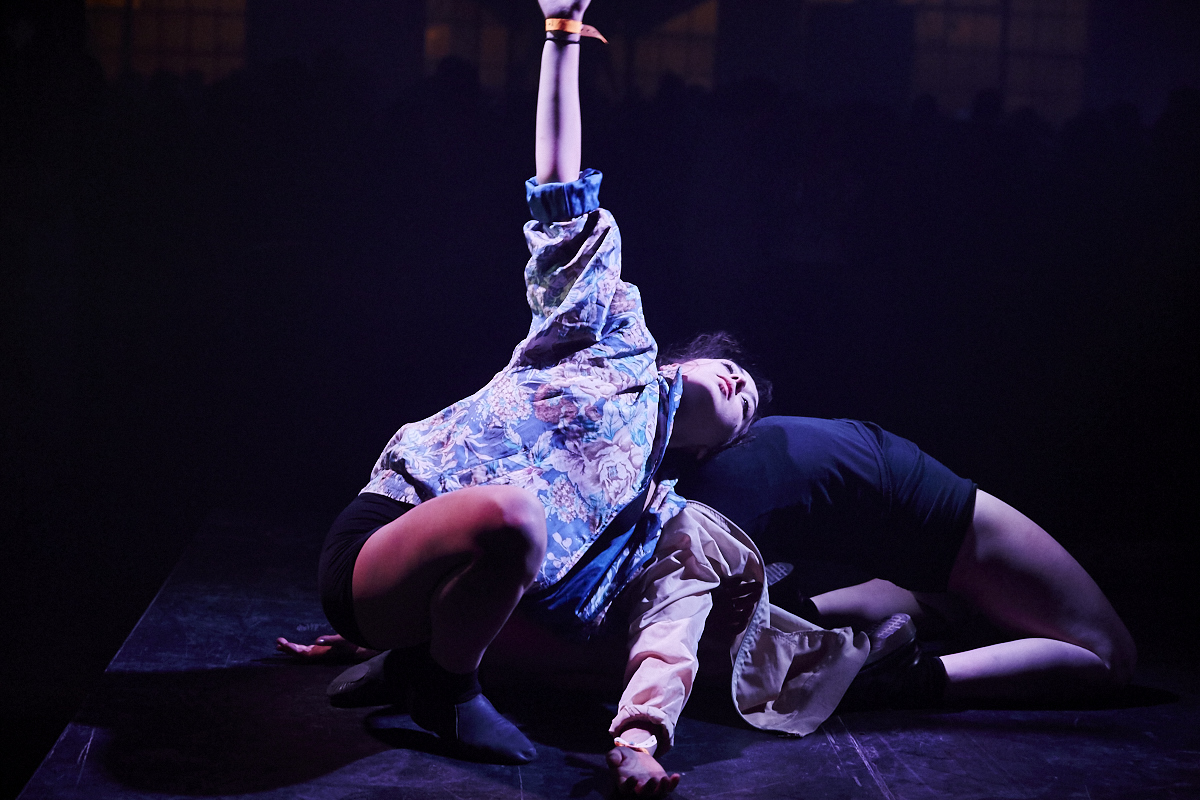 Nuit de folie artistique et créative dans l'espace loft choisi par La Bacchanale