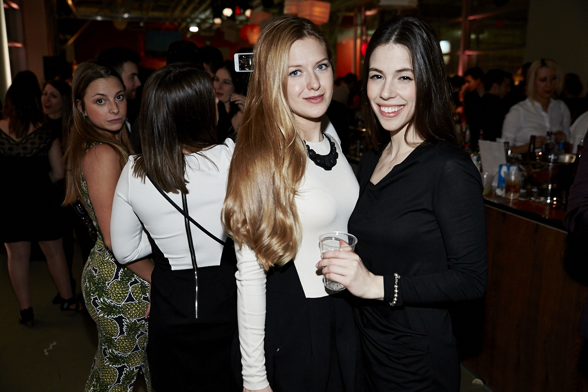 Robes longues, saké et jolies fleurs japonaises à l'occasion du Bal du Mont-Royal 2015