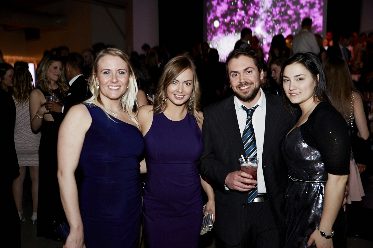 Robes longues, saké et jolies fleurs japonaises à l'occasion du Bal du Mont-Royal 2015