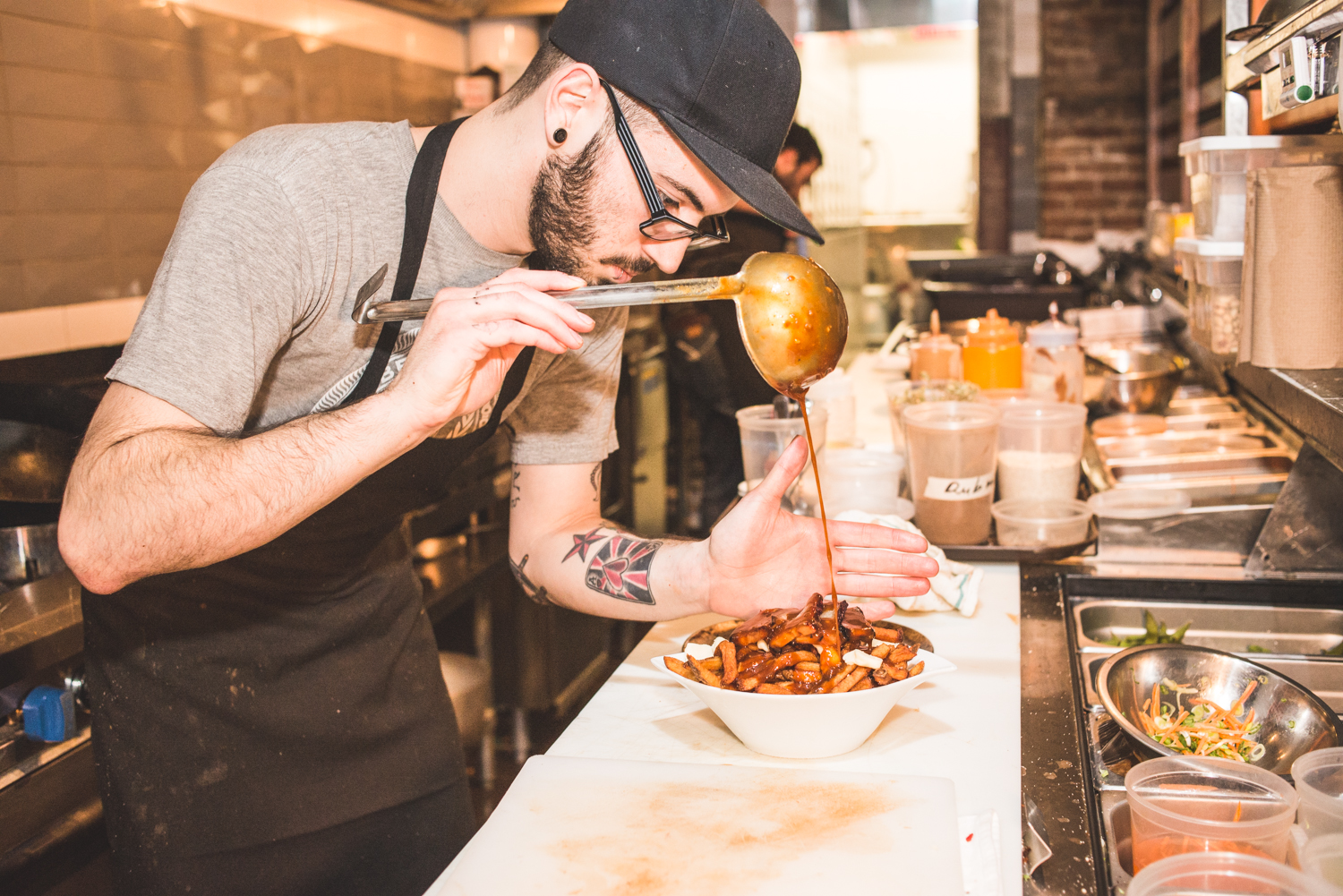 Party full moon avec minions, peinture néon et glowstick au Grenade