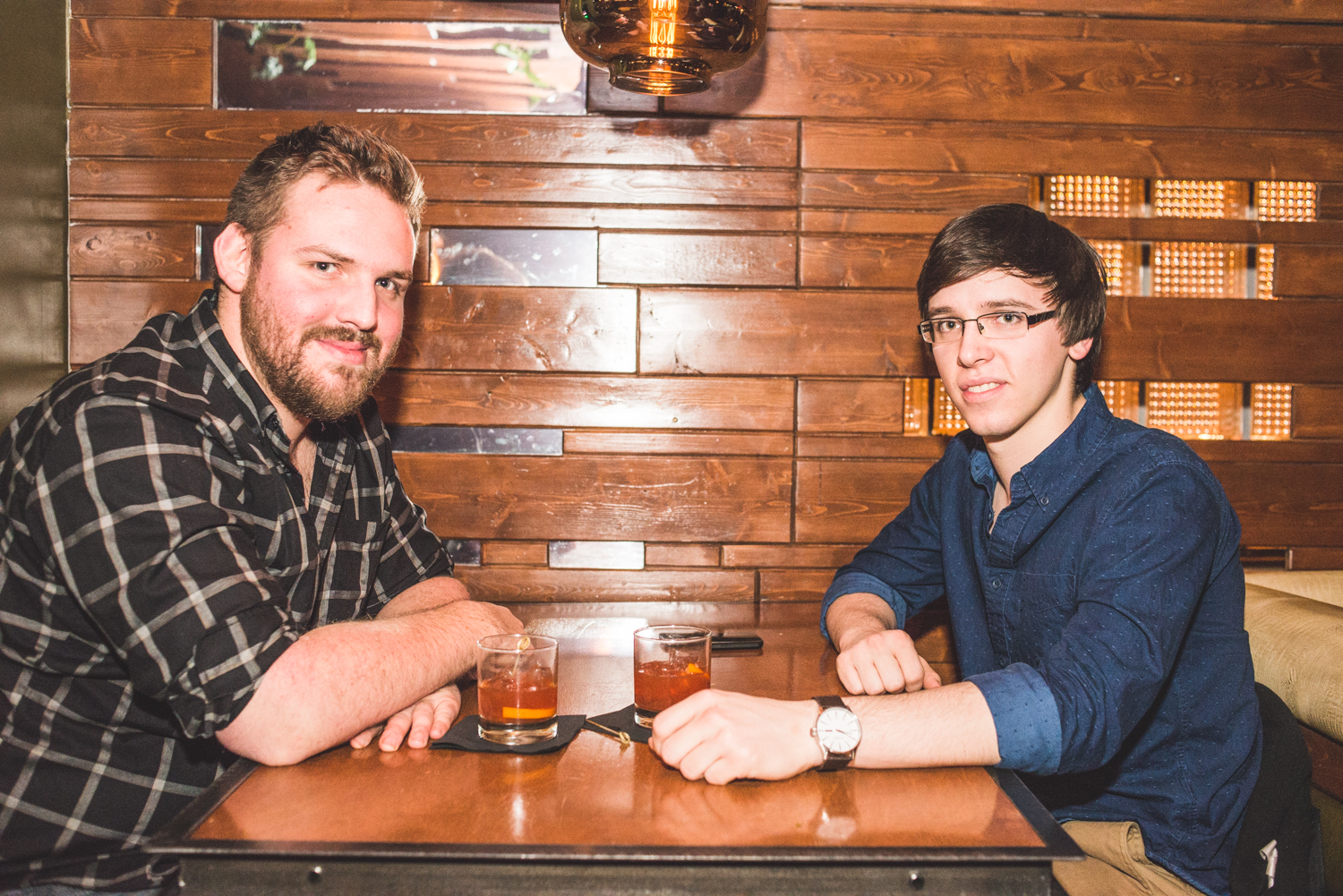 Party full moon avec minions, peinture néon et glowstick au Grenade