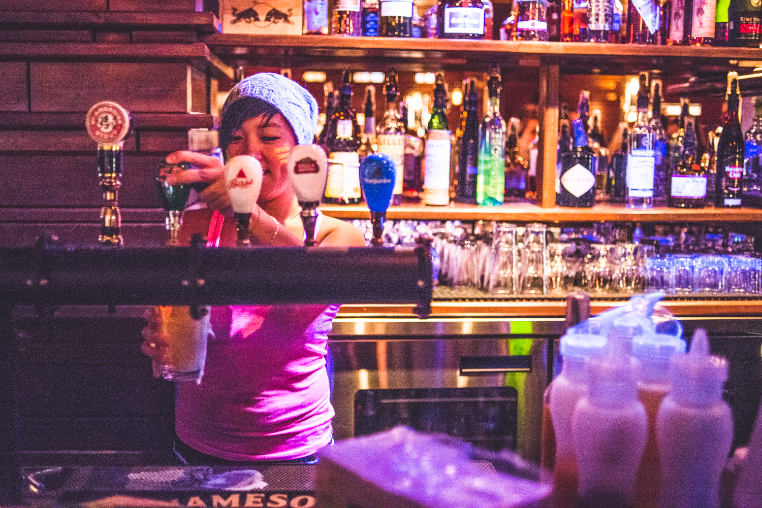 Party full moon avec minions, peinture néon et glowstick au Grenade