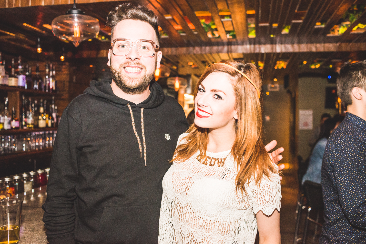 Party full moon avec minions, peinture néon et glowstick au Grenade