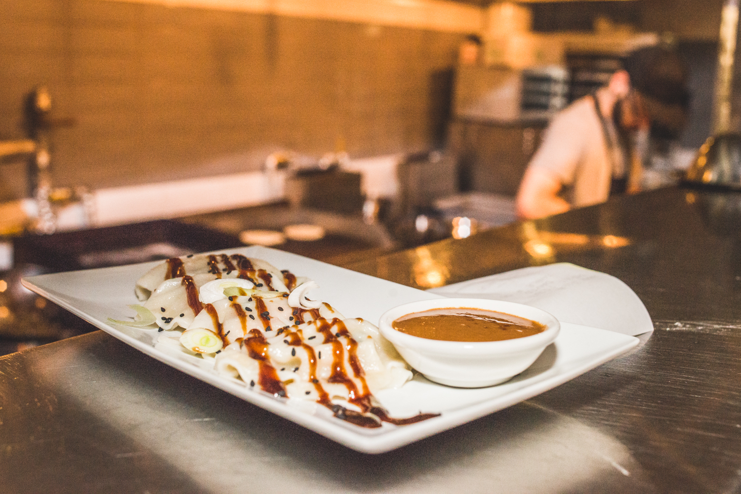 Party full moon avec minions, peinture néon et glowstick au Grenade