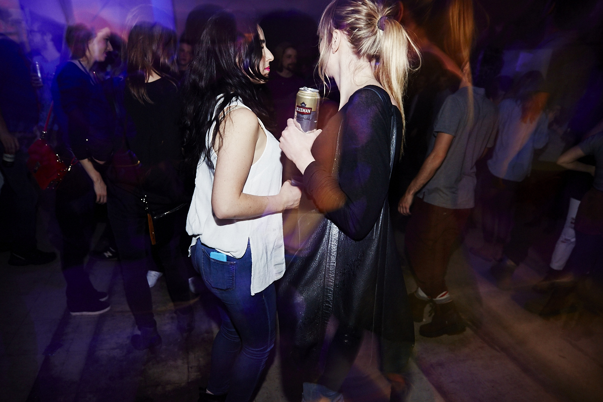 6 ans du collectif MASSIVart, ça en fait du hipsters au même endroit!