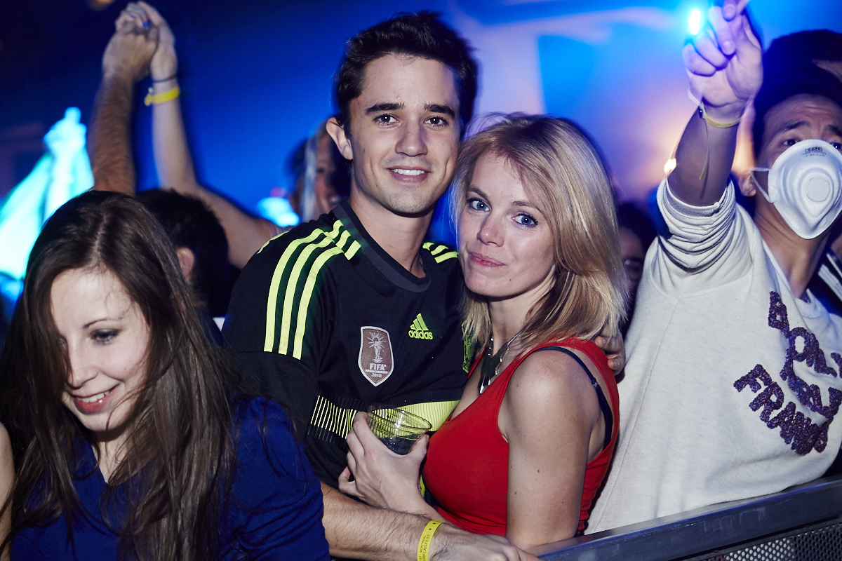 REP YOUR FLAG : dis-moi quel est ton drapeau et je te dirai qui tu es!