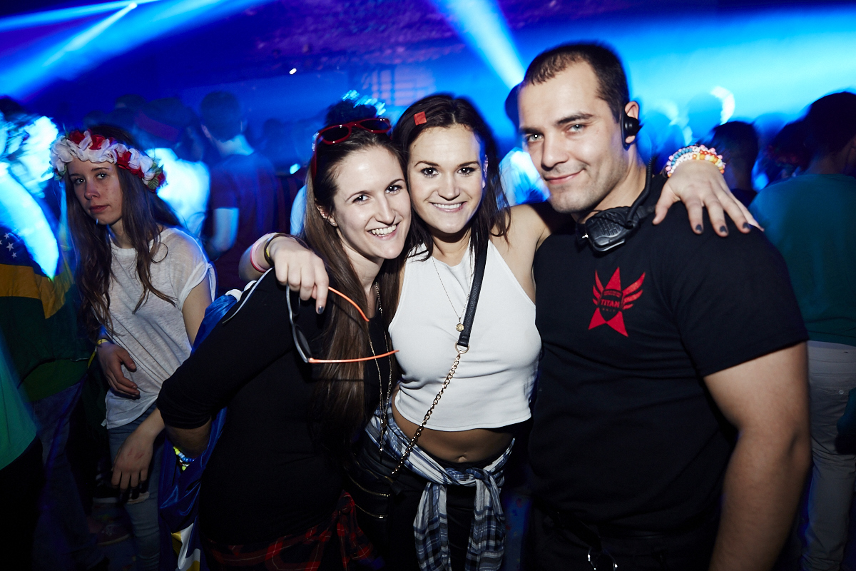 REP YOUR FLAG : dis-moi quel est ton drapeau et je te dirai qui tu es!