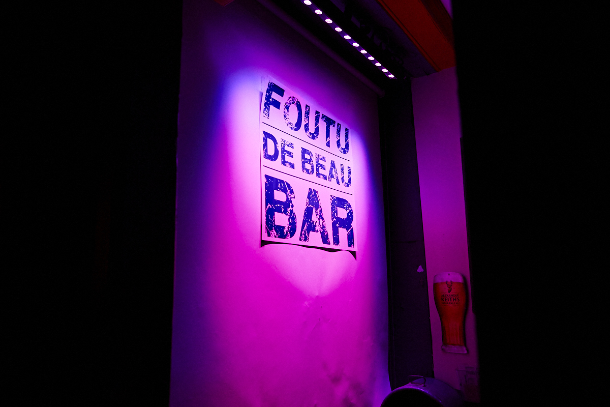 Folle soirée de party tout en fluo au 2Pierrots!