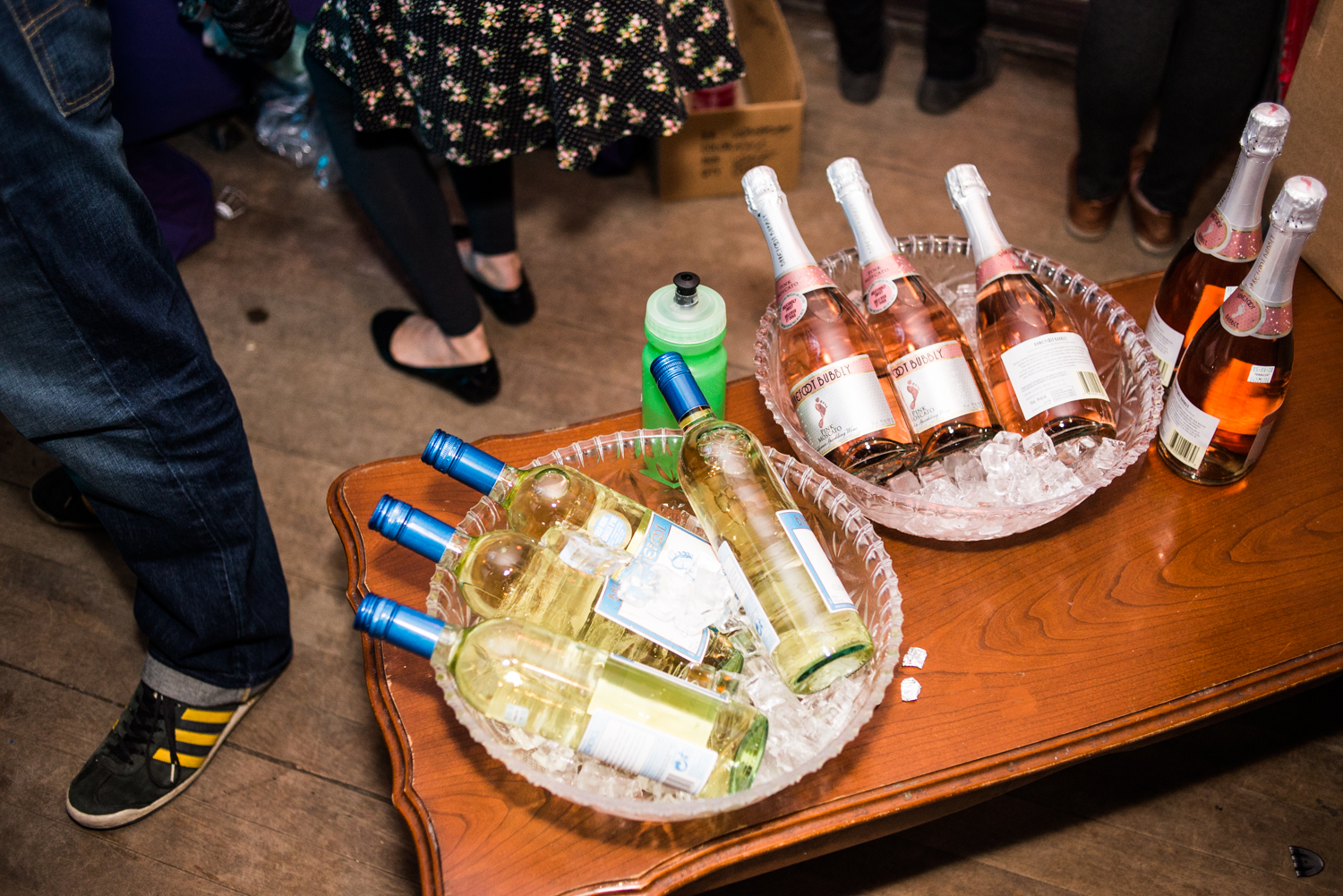 Hot-dogs et cocktails lancent la saison du Piknic Électronik au Bleury-Bar à Vinyle