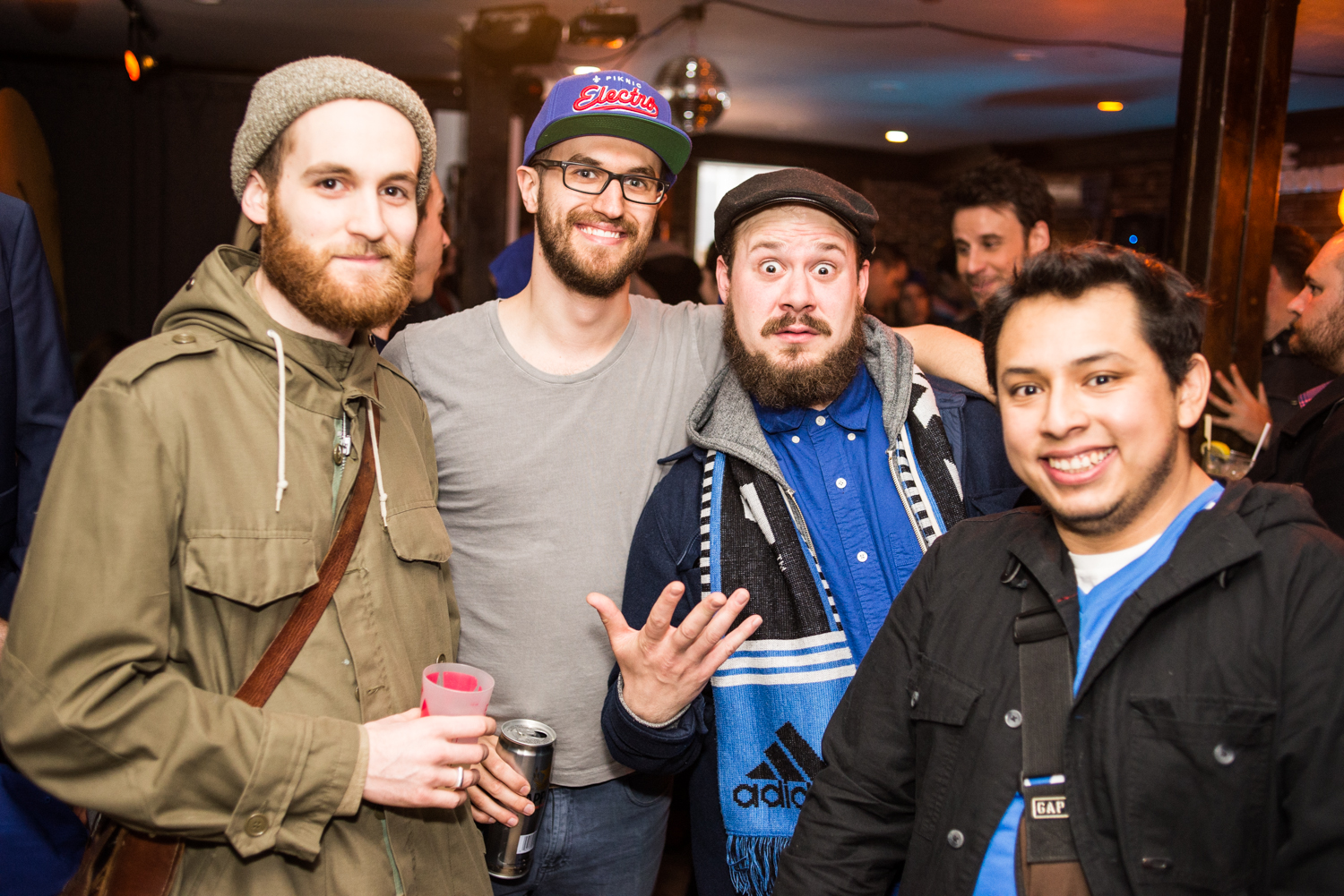 Hot-dogs et cocktails lancent la saison du Piknic Électronik au Bleury-Bar à Vinyle