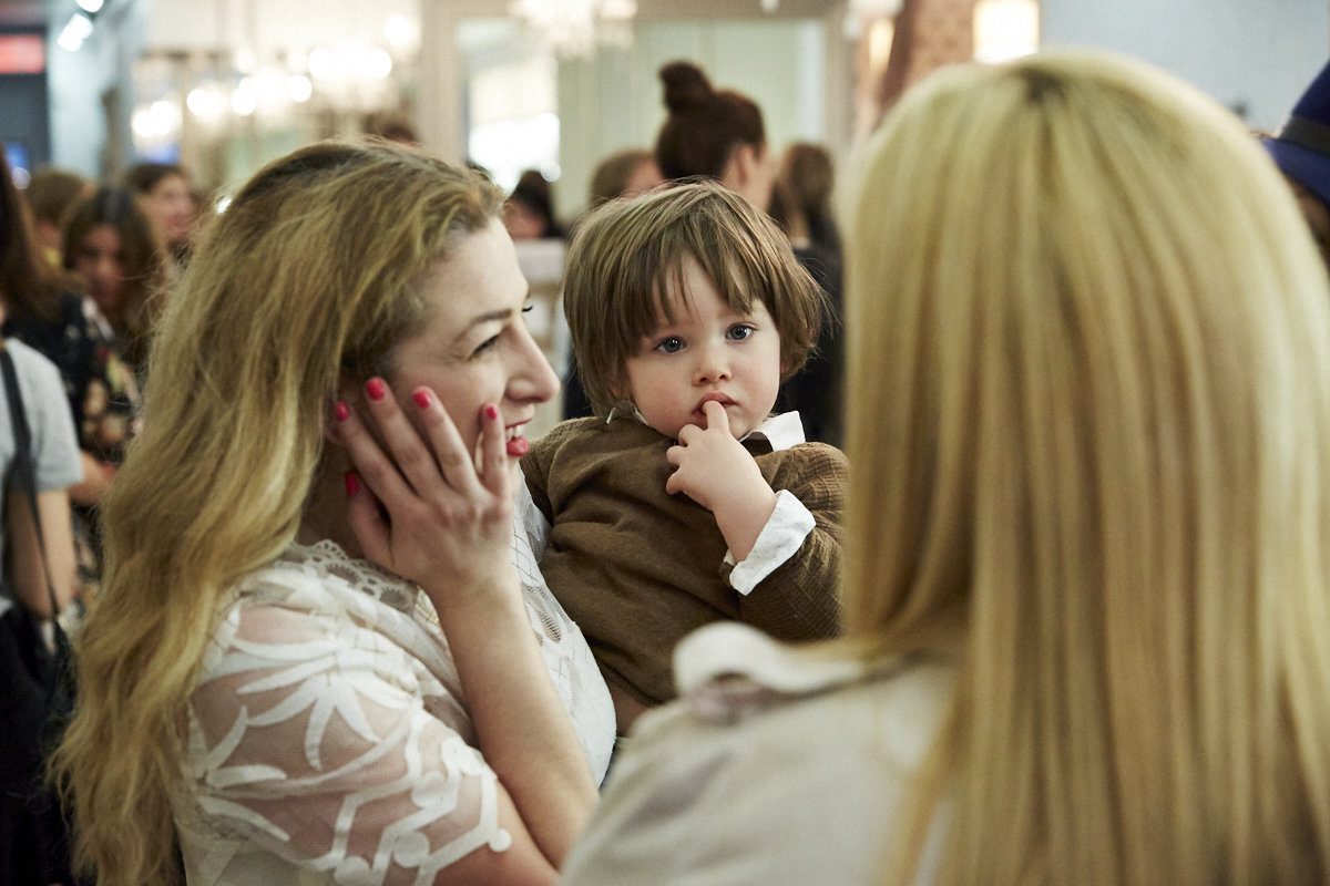 Alexa Chung pour AG Jeans s'invite chez Billie boutique et les filles capotent!