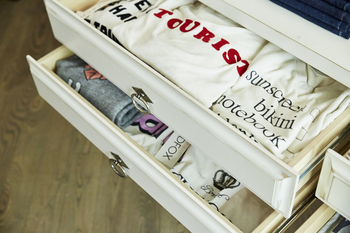 Alexa Chung pour AG Jeans s'invite chez Billie boutique et les filles capotent!