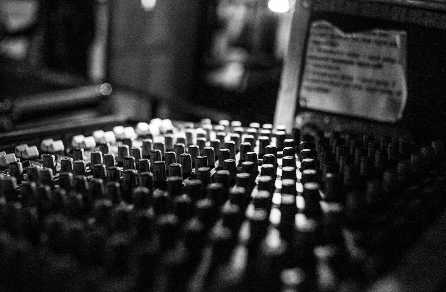 Le groupe Ponctuation offre un lancement weirdo pour son deuxième album