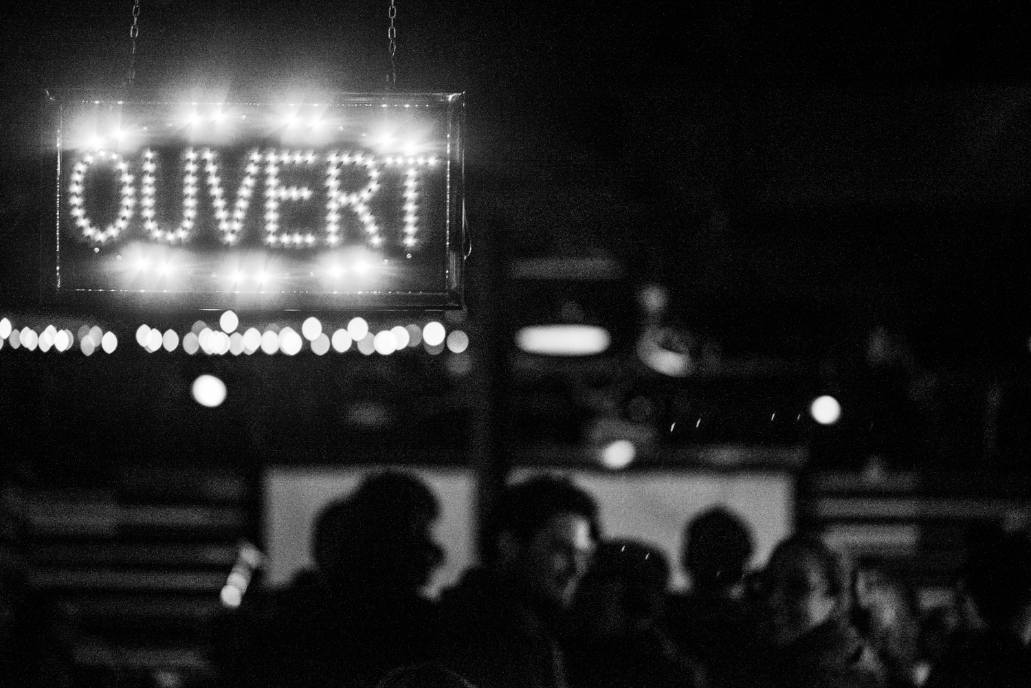 Le groupe Ponctuation offre un lancement weirdo pour son deuxième album