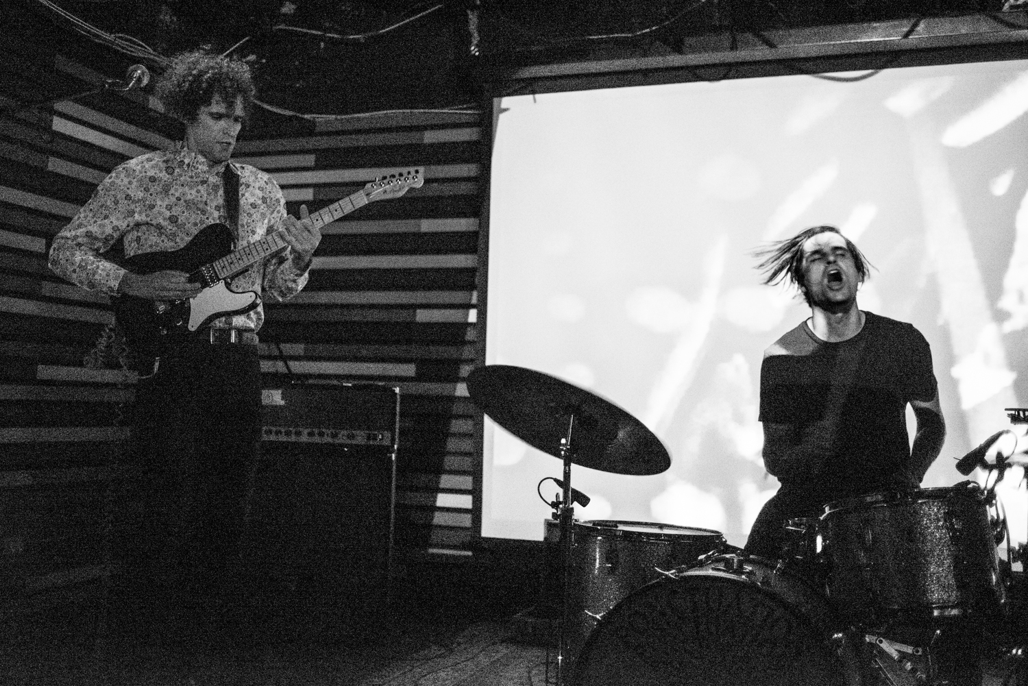 Le groupe Ponctuation offre un lancement weirdo pour son deuxième album