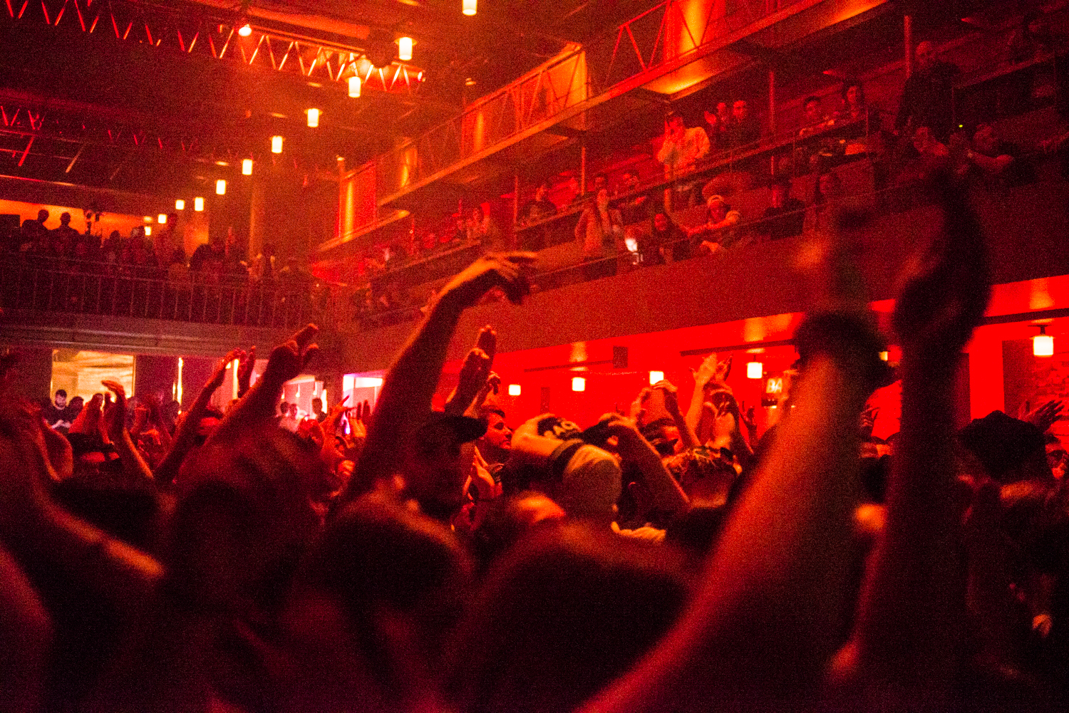 On comprend pourquoi le show de Loud Lary Ajust était sold-out au Club Soda