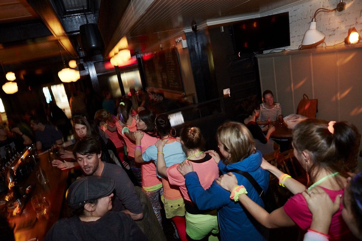 Un «bachelorette party» délirant débarque au Blind Pig pour faire la fête