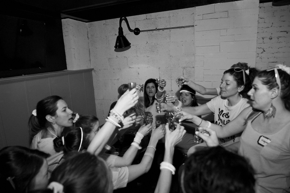 Un «bachelorette party» délirant débarque au Blind Pig pour faire la fête