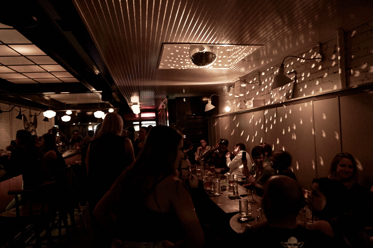 Un «bachelorette party» délirant débarque au Blind Pig pour faire la fête