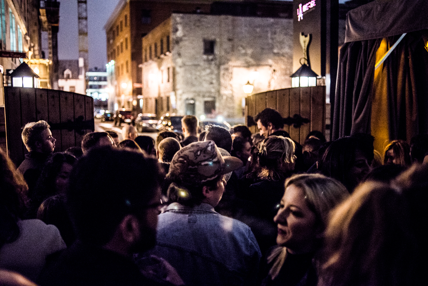 Genre de weird soirée pour les invités du Hendrick's Gin à l'Auberge Saint-Gabriel