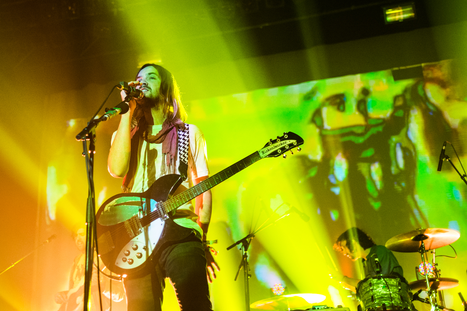 Tame Impala illumine la scène du Métropolis pour son show complètement cray