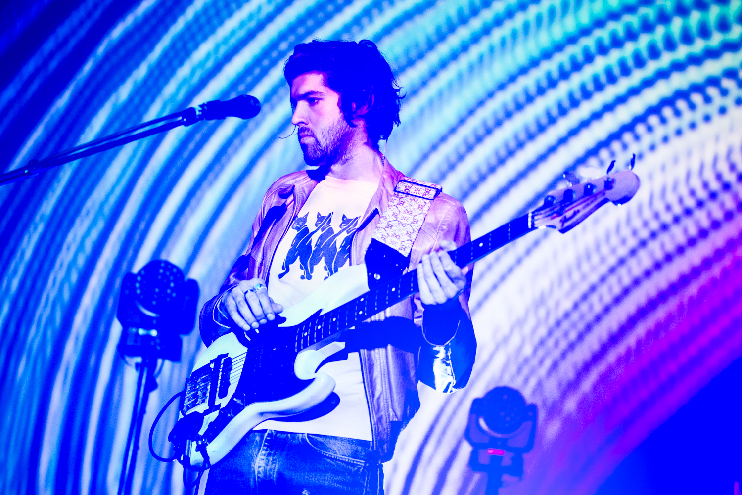 Tame Impala illumine la scène du Métropolis pour son show complètement cray