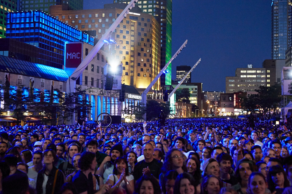 Le groupe Beirut offre un spectacle d'ouverture grandiose au Festival de Jazz de Montréal