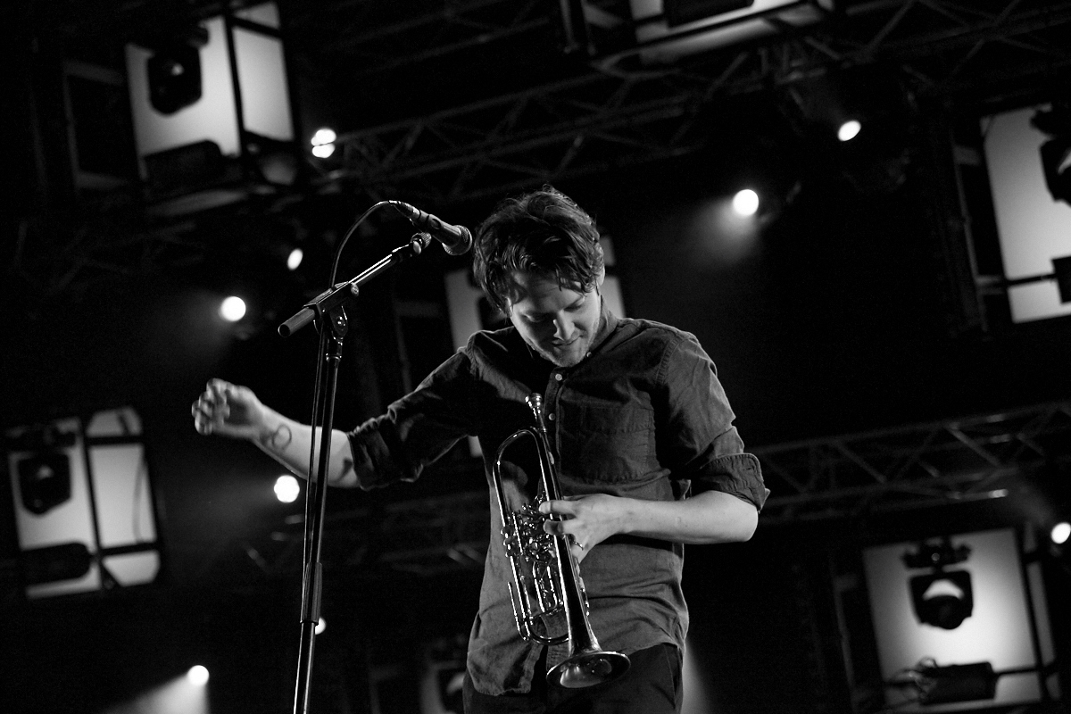 Le groupe Beirut offre un spectacle d'ouverture grandiose au Festival de Jazz de Montréal