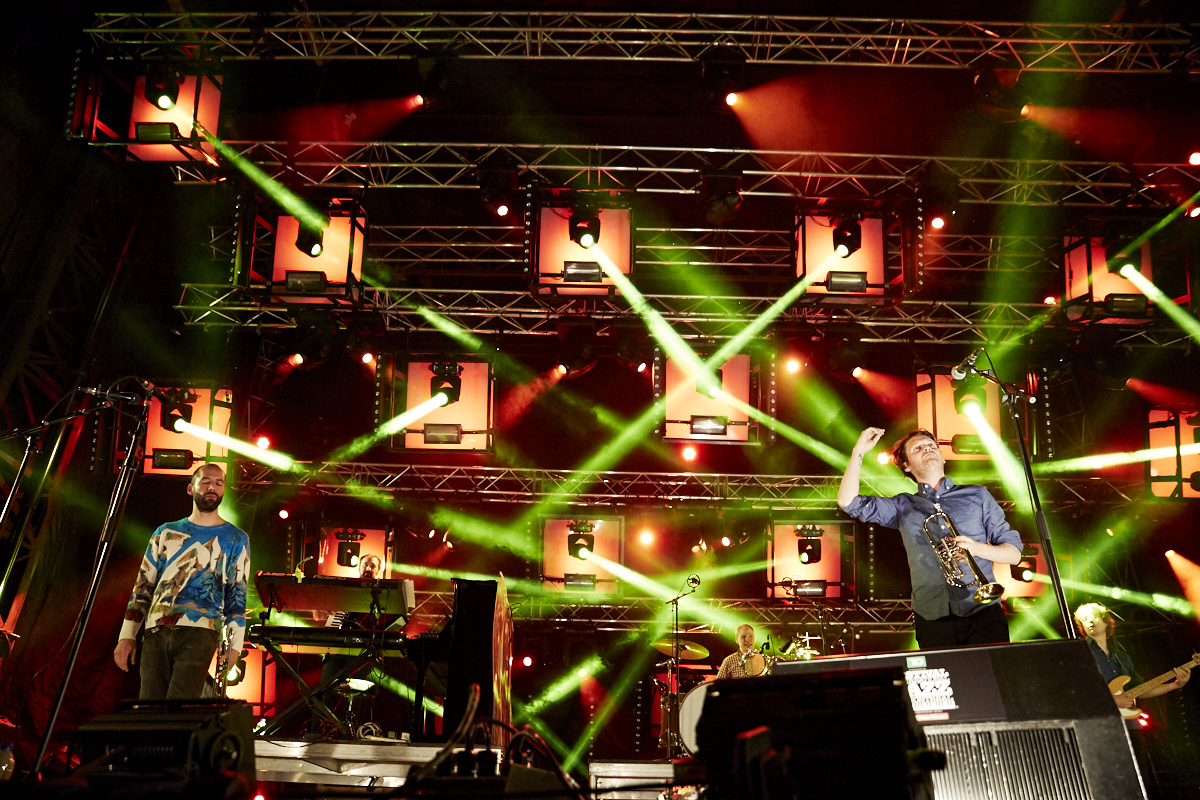 Le groupe Beirut offre un spectacle d'ouverture grandiose au Festival de Jazz de Montréal