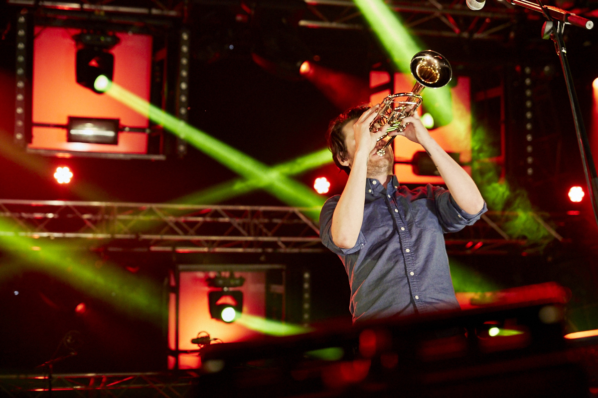 Le groupe Beirut offre un spectacle d'ouverture grandiose au Festival de Jazz de Montréal