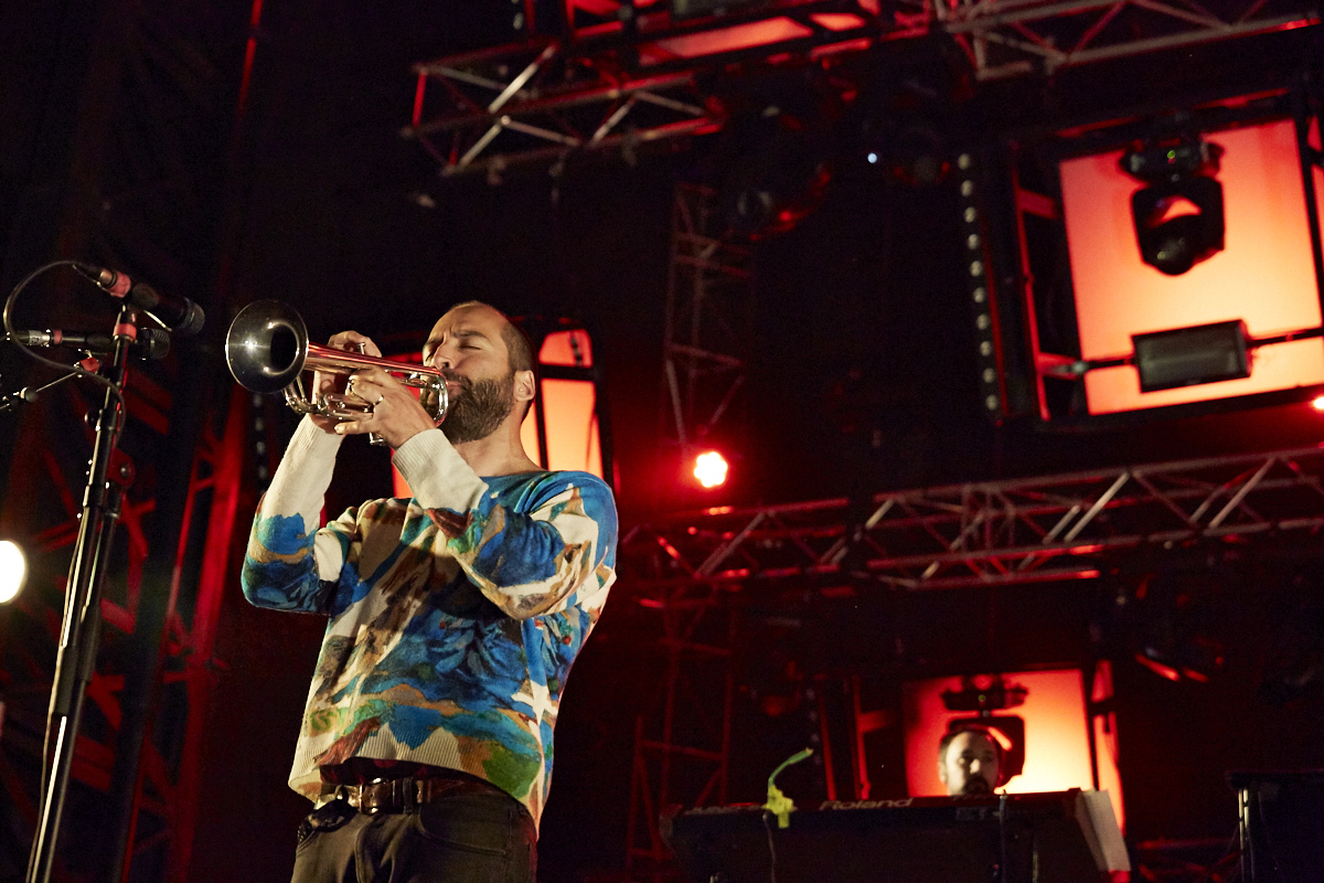 Le groupe Beirut offre un spectacle d'ouverture grandiose au Festival de Jazz de Montréal