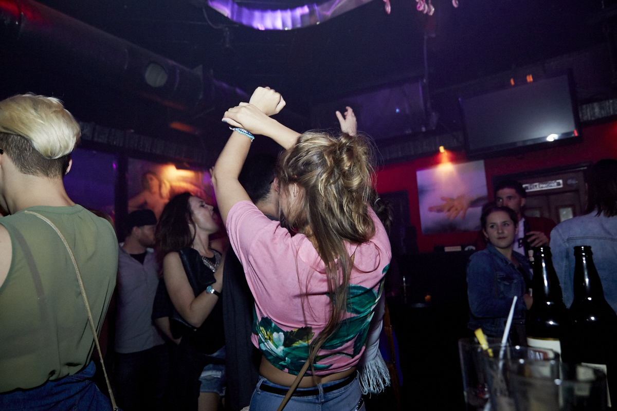 Pif Paf Hangover dans ta tronche pour le lancement du nouvel album Curry Love