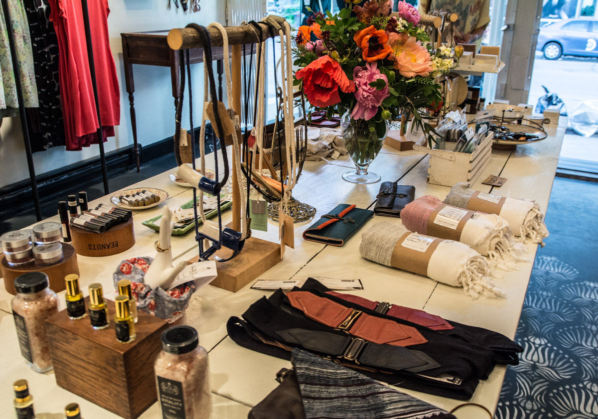 Garden Party à la boutique Général 54 pour célébrer l'arrivée de jolie lingerie et de parfums enivrants!