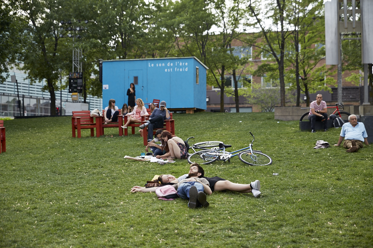 KROY de Milk & Bone séduit la foule des Jardins Gamelin dans le cadre de l'OFFTA