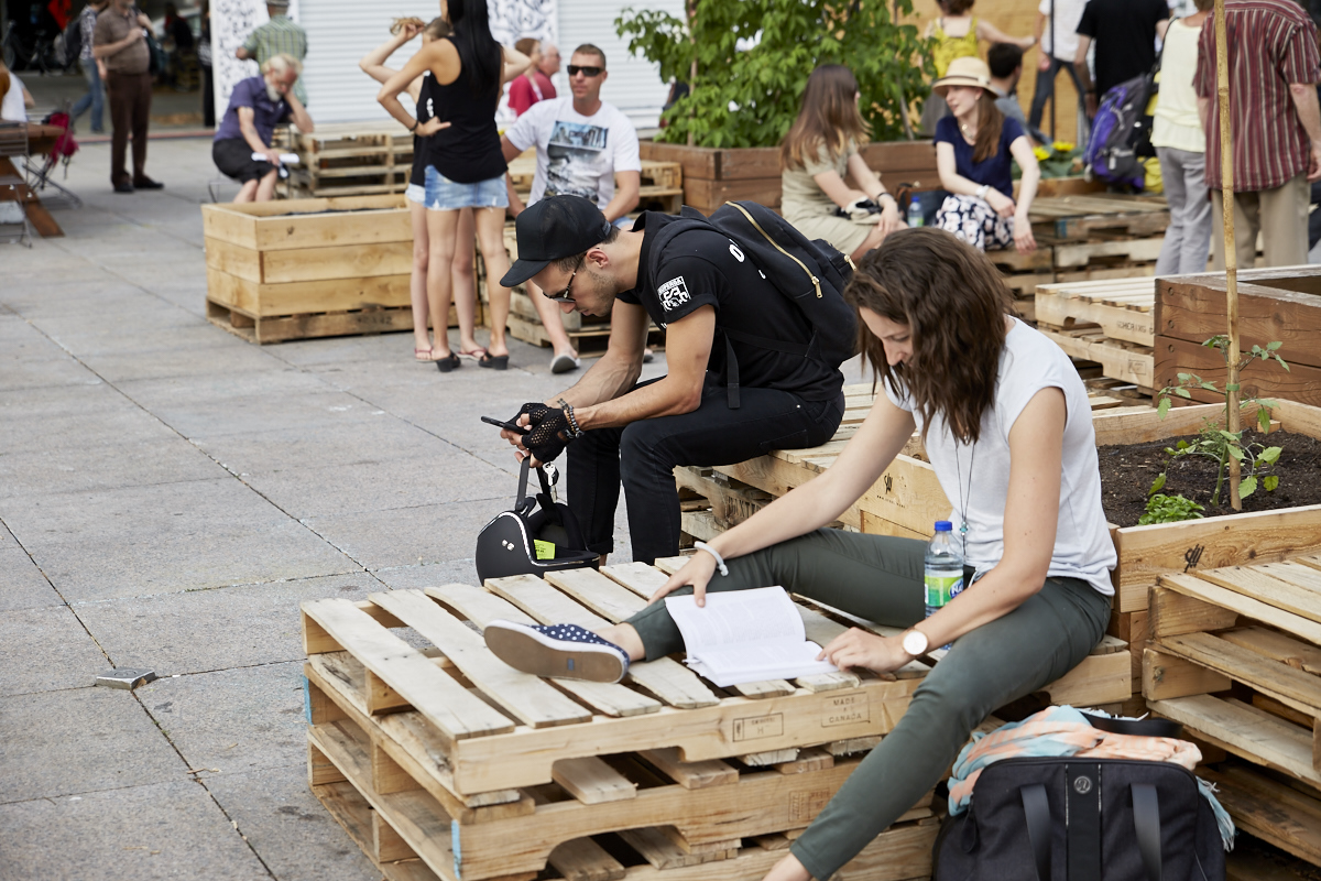 KROY de Milk & Bone séduit la foule des Jardins Gamelin dans le cadre de l'OFFTA