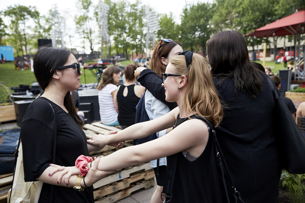 KROY de Milk & Bone séduit la foule des Jardins Gamelin dans le cadre de l'OFFTA