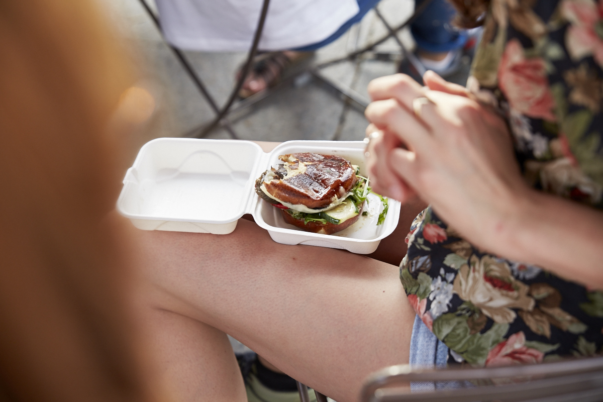 KROY de Milk & Bone séduit la foule des Jardins Gamelin dans le cadre de l'OFFTA