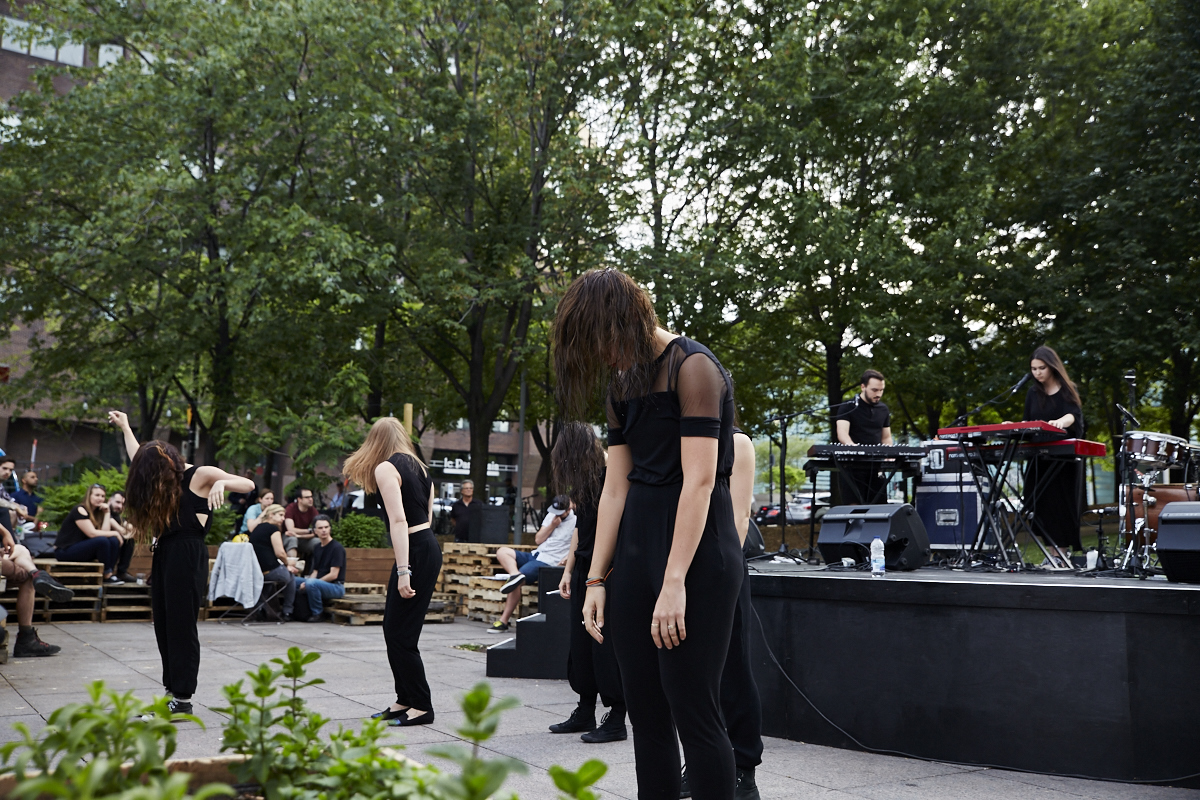 KROY de Milk & Bone séduit la foule des Jardins Gamelin dans le cadre de l'OFFTA