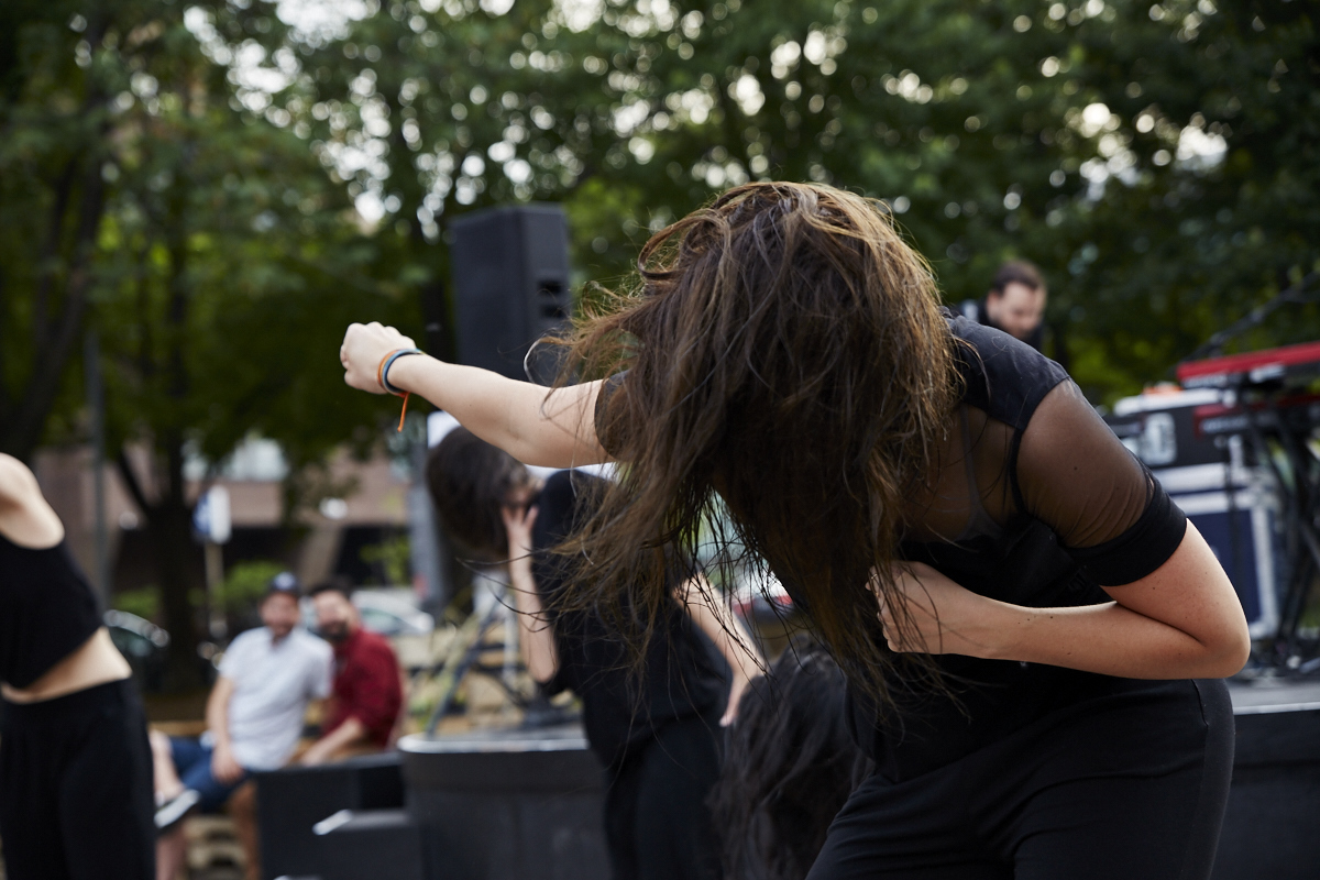 KROY de Milk & Bone séduit la foule des Jardins Gamelin dans le cadre de l'OFFTA