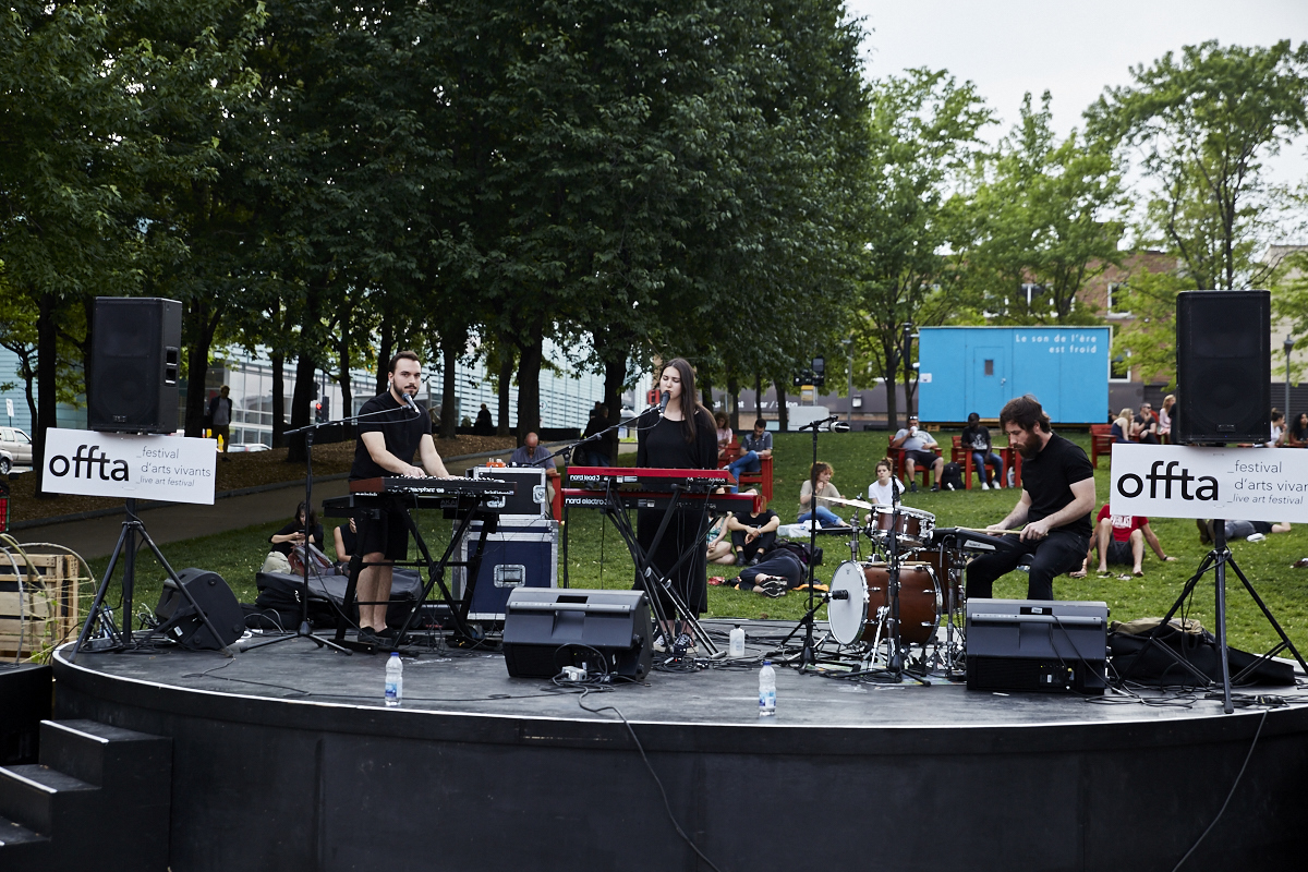 KROY de Milk & Bone séduit la foule des Jardins Gamelin dans le cadre de l'OFFTA