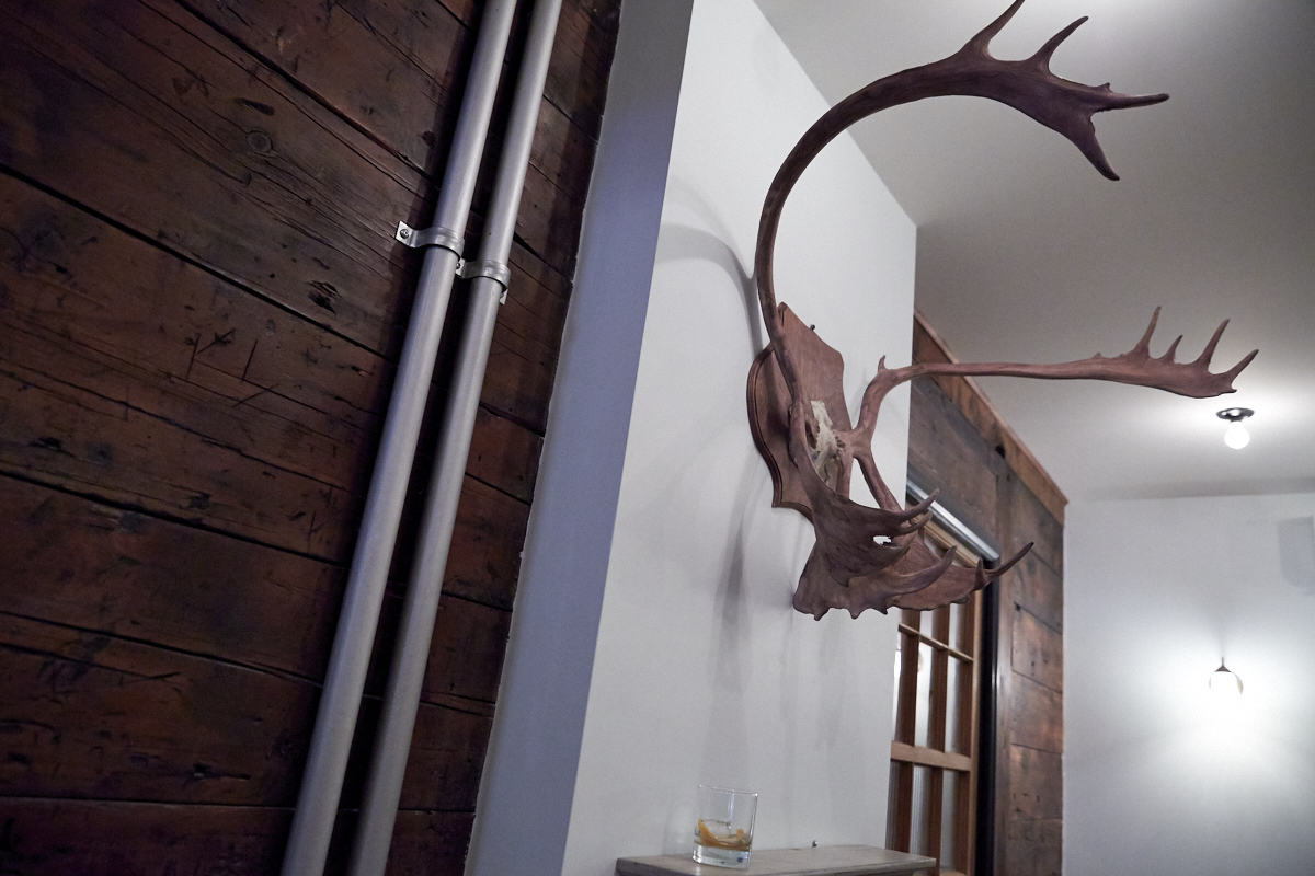 Le bar Chez Dallaire ouvre ses portes dans Pointe St-Charles, juste à temps pour la Saint-Jean!