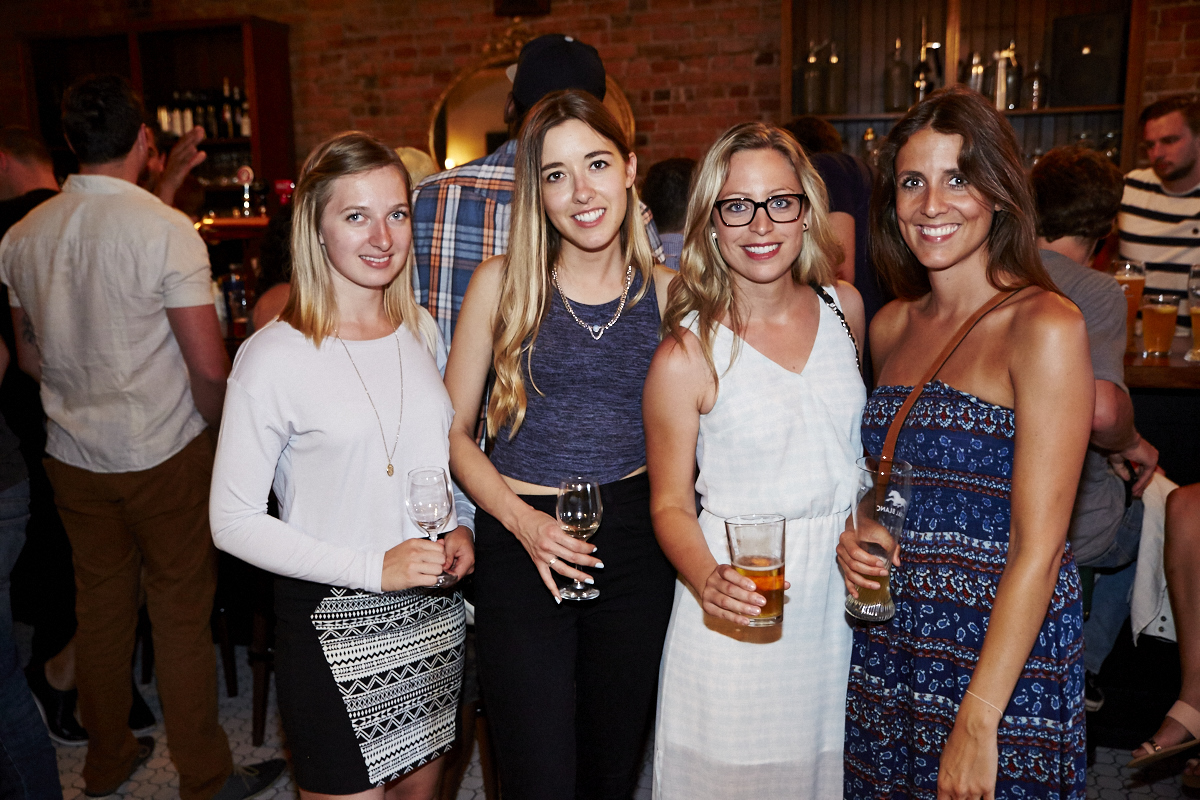 Le bar Chez Dallaire ouvre ses portes dans Pointe St-Charles, juste à temps pour la Saint-Jean!